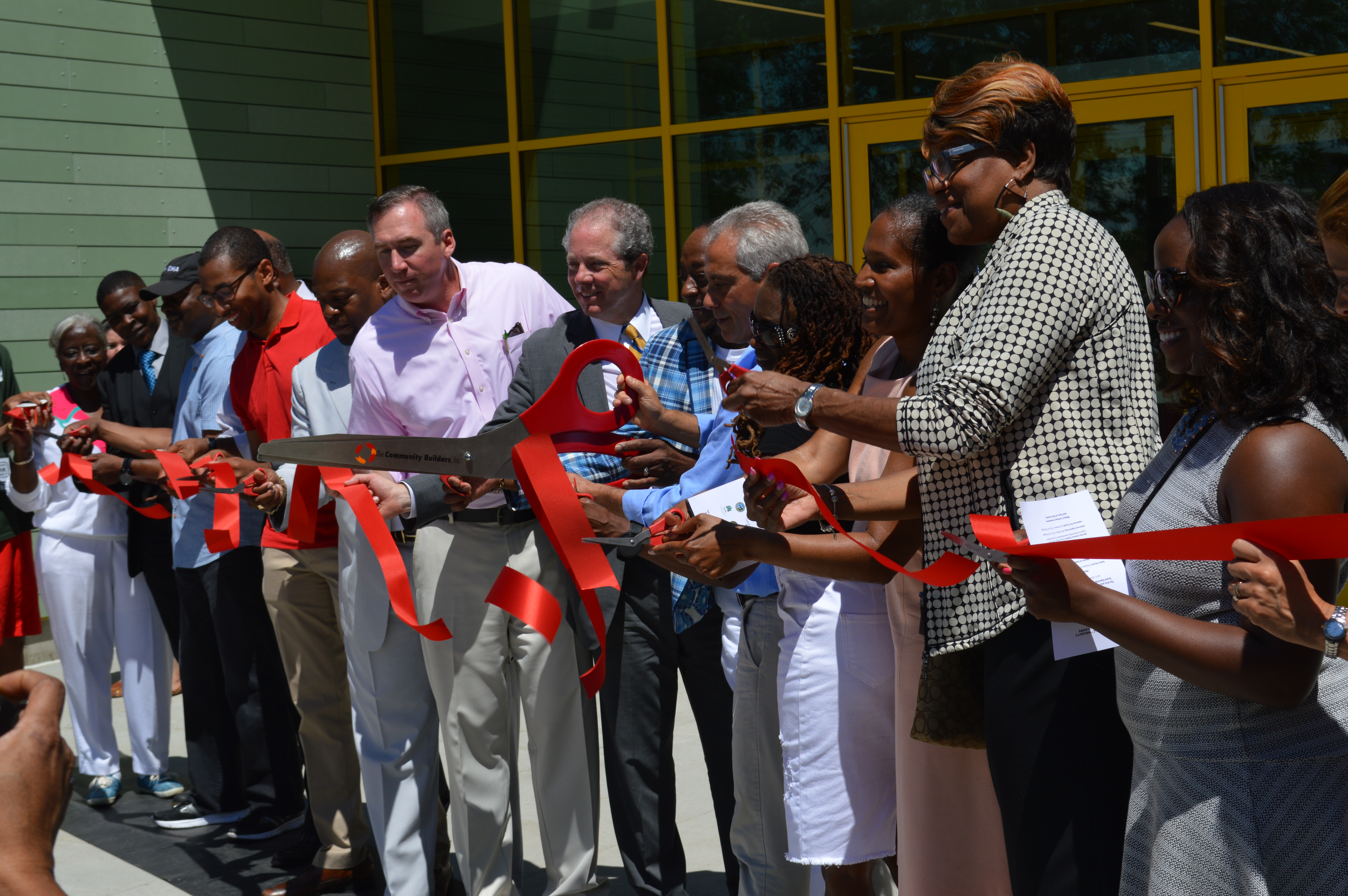 dsc_0916-ribbon-cutting2